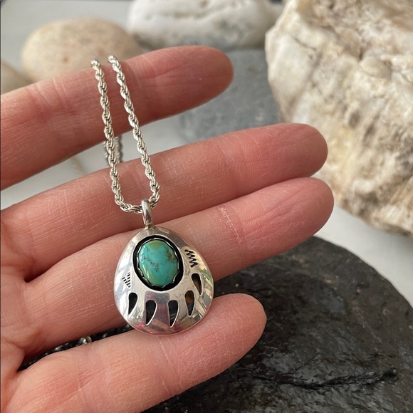 Vintage Native American Navajo Bear Paw Turquoise Pendant - Picture 3 of 11